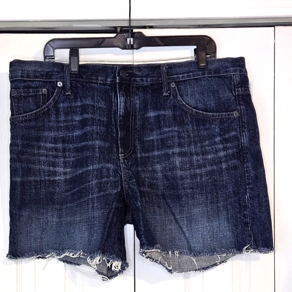 GAP Frayed Hem Short